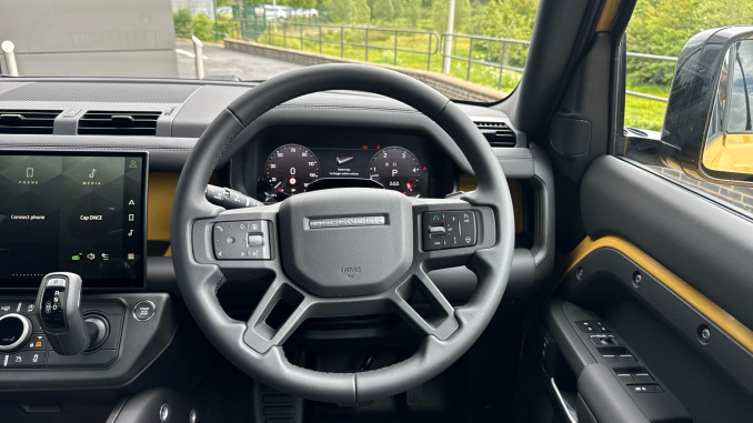 Land Rover Defender 3.0 D350 Trophy Edition Deep Sandglow 110 5dr Auto Diesel Estate - Image 15
